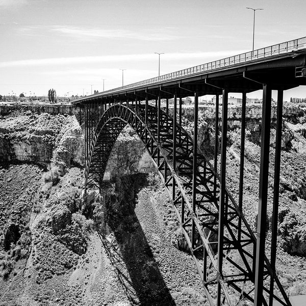 Twin Falls Perrine Bridge Art Print, Snake River Idaho Wall Art, Black and White FILM Photography, Architecture Gift for Engineer cantilever