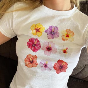 Hibiscus Flower Baby Tee: Y2K Tropical Hawaiian Shirt