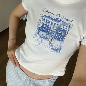 Lisbonne Portugal T-shirts bébé | Chemise d'été européenne, t-shirt graphique de voyage rétro, t-shirt court tendance Y2K, t-shirt carte postale vintage, joli haut d'été
