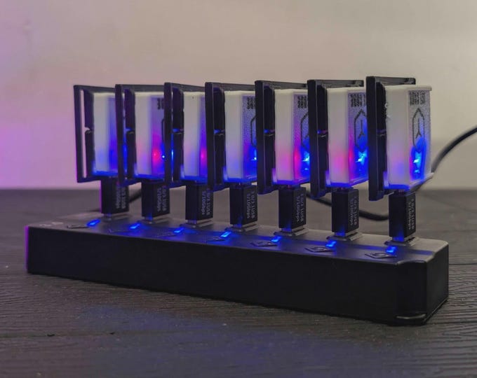 SlimeVR Super Dock 7-Port Charging Hub | Charge Up to 7 SlimeVR Trackers | USB Charging Station for VR Full Body Tracking