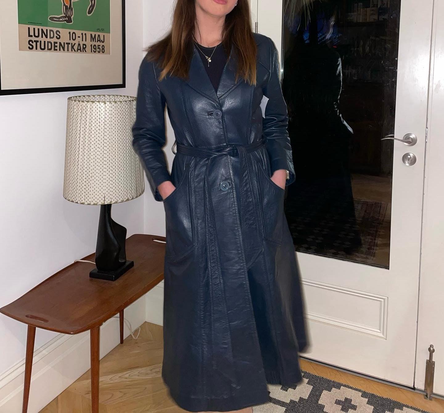 EUビンテージ レザートレンチコート シープスキン ハンドメイドネイビーブルーシープスキンレザートレンチコート：70年代