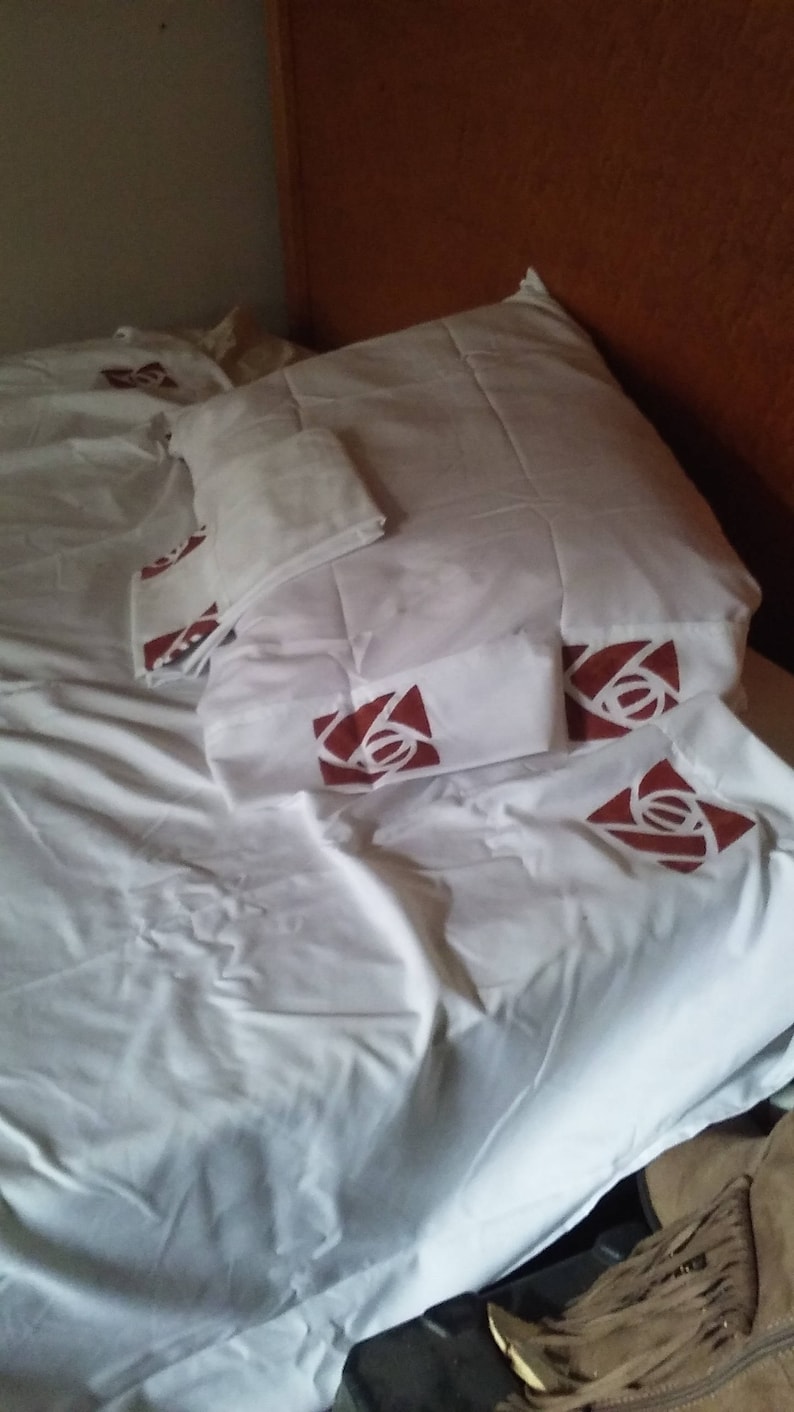 Hurd Rose Queen Size Sheet Set