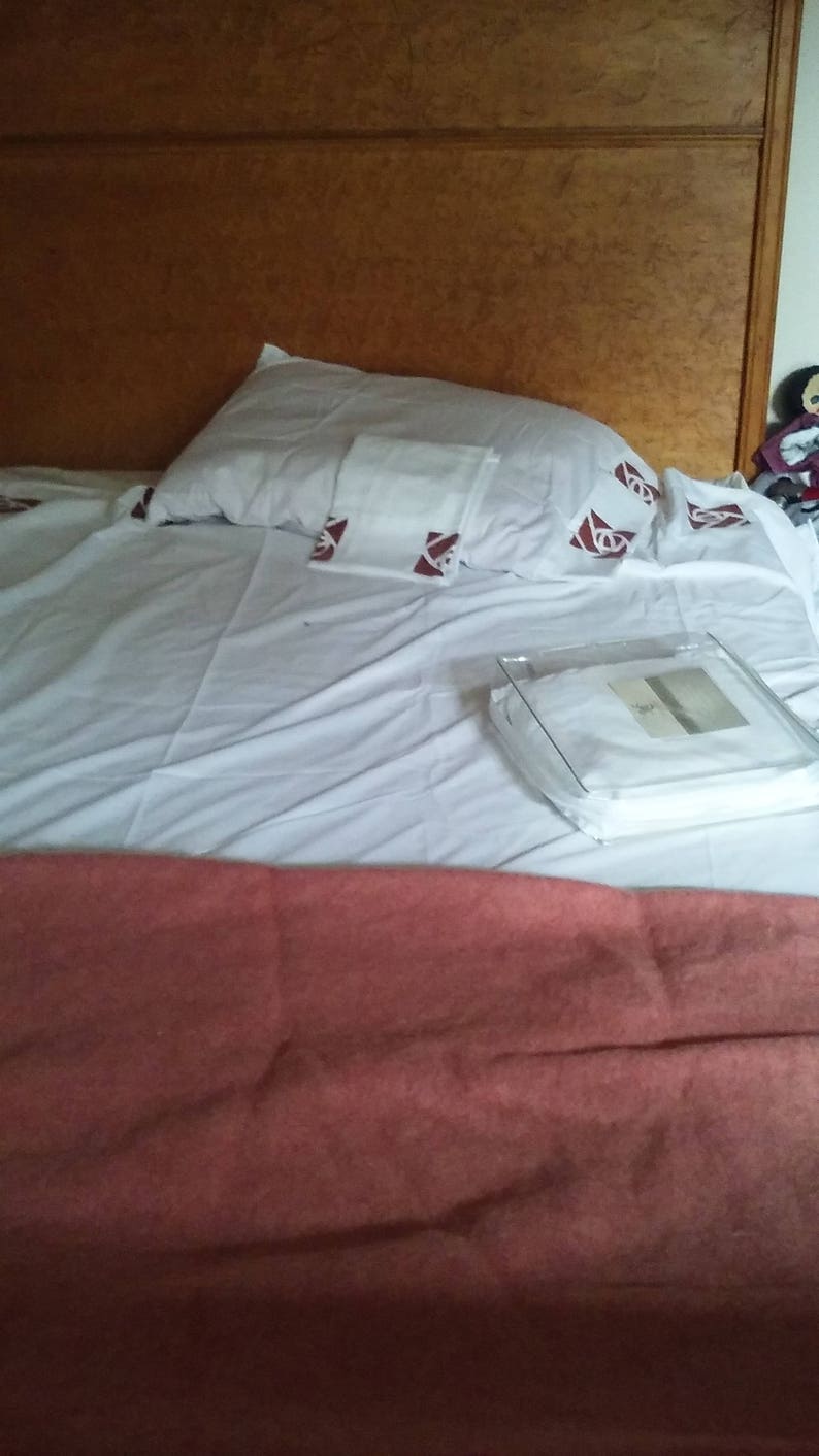 Hurd Rose Queen Size Sheet Set