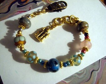 Lampwork Bead Bracelet..#42...Handmade and Pretty!.. All ready for a gift!