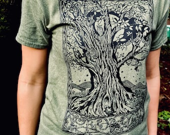 Camiseta Árbol Lunar: Criaturas Místicas, Antiguo Árbol de la Vida