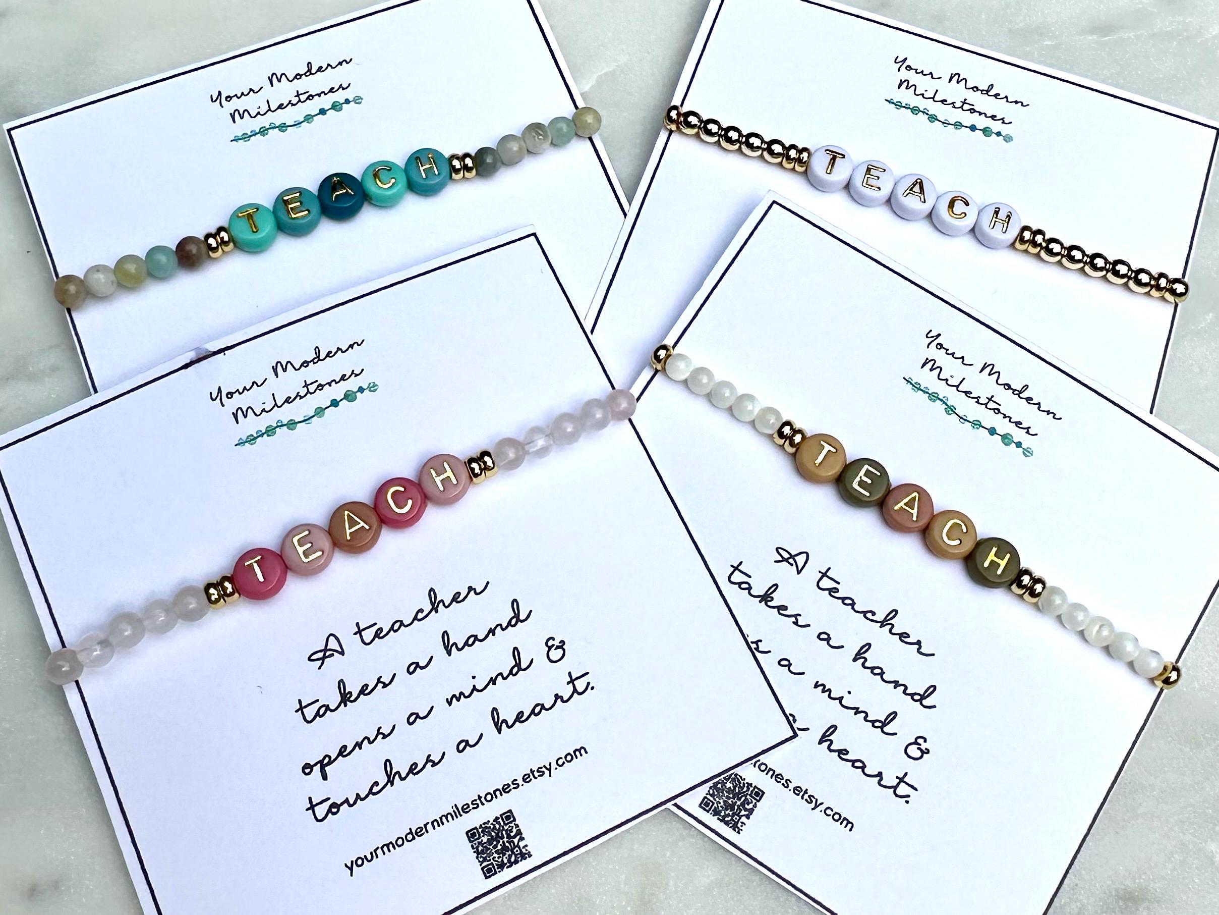 Set Di 4 Braccialetti Per Insegnanti – Con Perline Dorate E Ciondoli – Regalo Di Ringraziamento Per Maestre - 3
