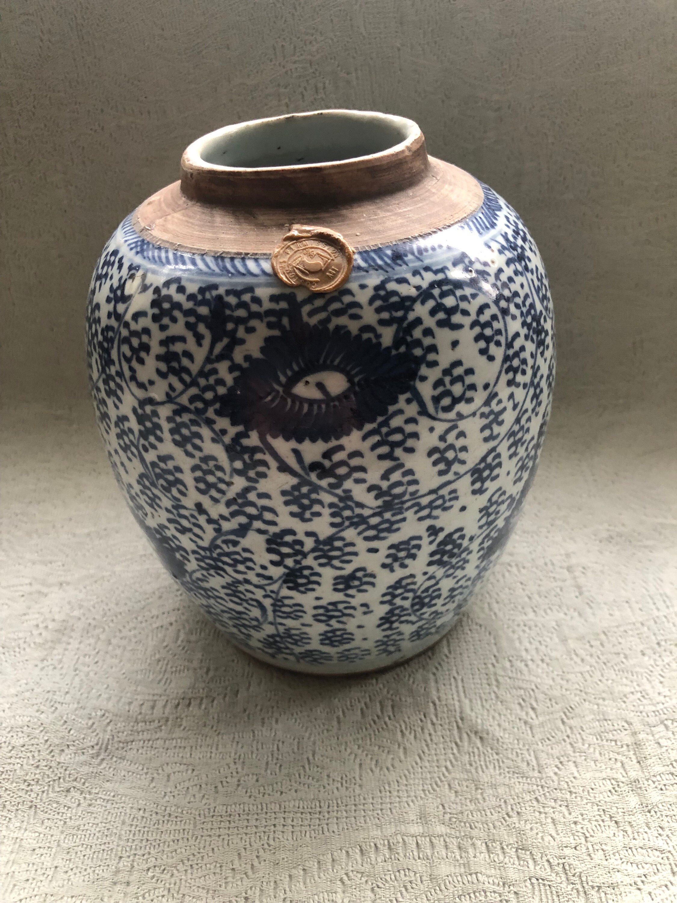 Vintage Mid 20th Century Chinese Blue and White Ceramic Vase  display picture 1