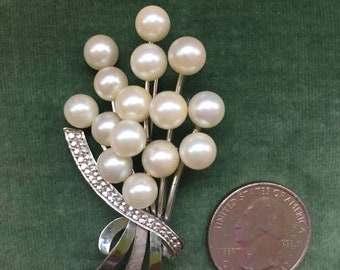 Lovely Vintage T.Y. LEE Hong Kong 14k White Gold and Lustrous Pearl Brooch/Pin