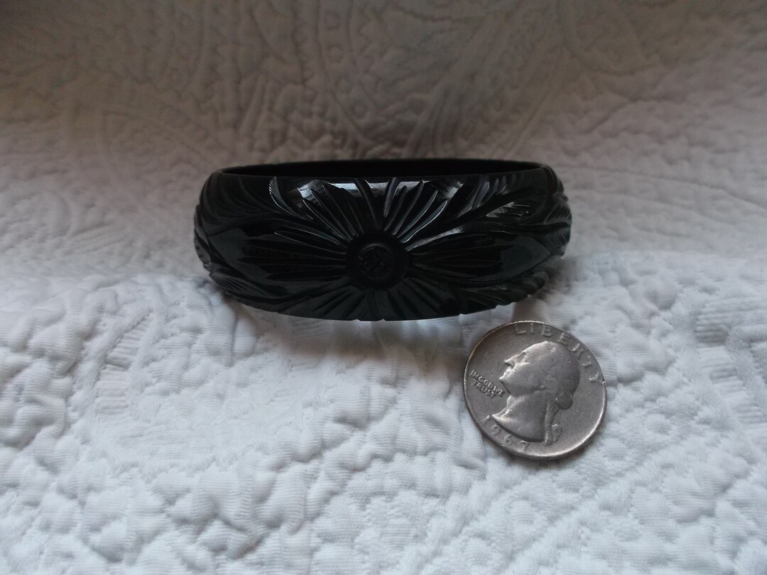 Bakelite Bangles Guide BOOK ベークライトアンティーク Bakelite Bangles Guide BOOK ベークライトアンティークの通販