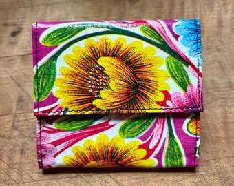 Love Shine Purple Oil Cloth Floral Wallet, Vinyl Trifold Wallet