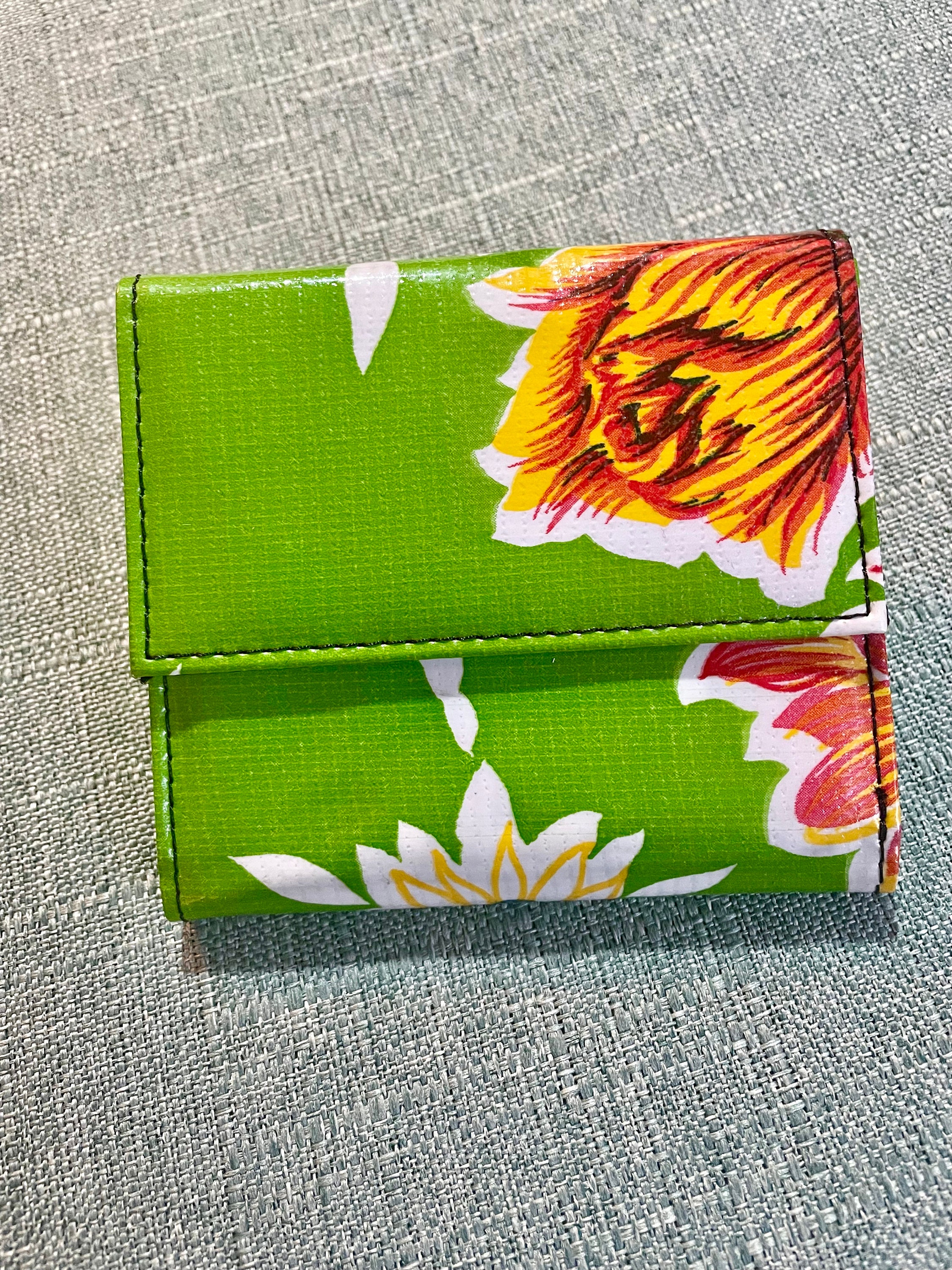 Love Shine Oil Cloth Green Floral French Purse Wallet, Trifold Vinyl