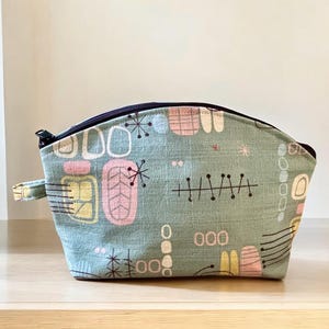 Estojo de cosméticos de tecido de casca verde pastel de 11”, bolsa de maquiagem, bolsa de higiene, bolsa com zíper