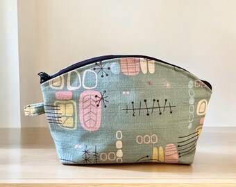 11” Pastel Green Bark Cloth Cosmetic Case, Make Up Bag, Toiletry Bag, Zipper Pouch