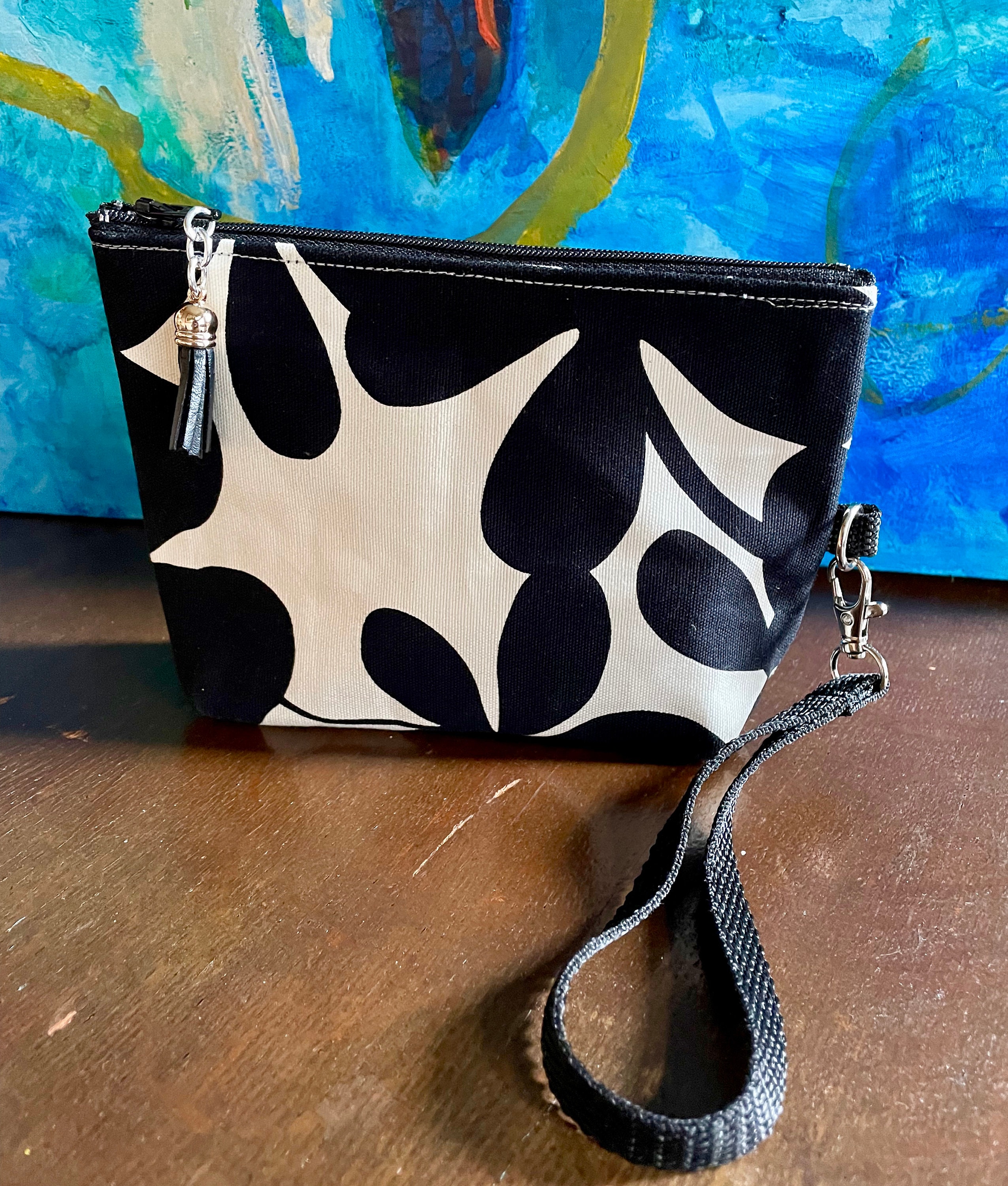Purse with hand strap new arrivals