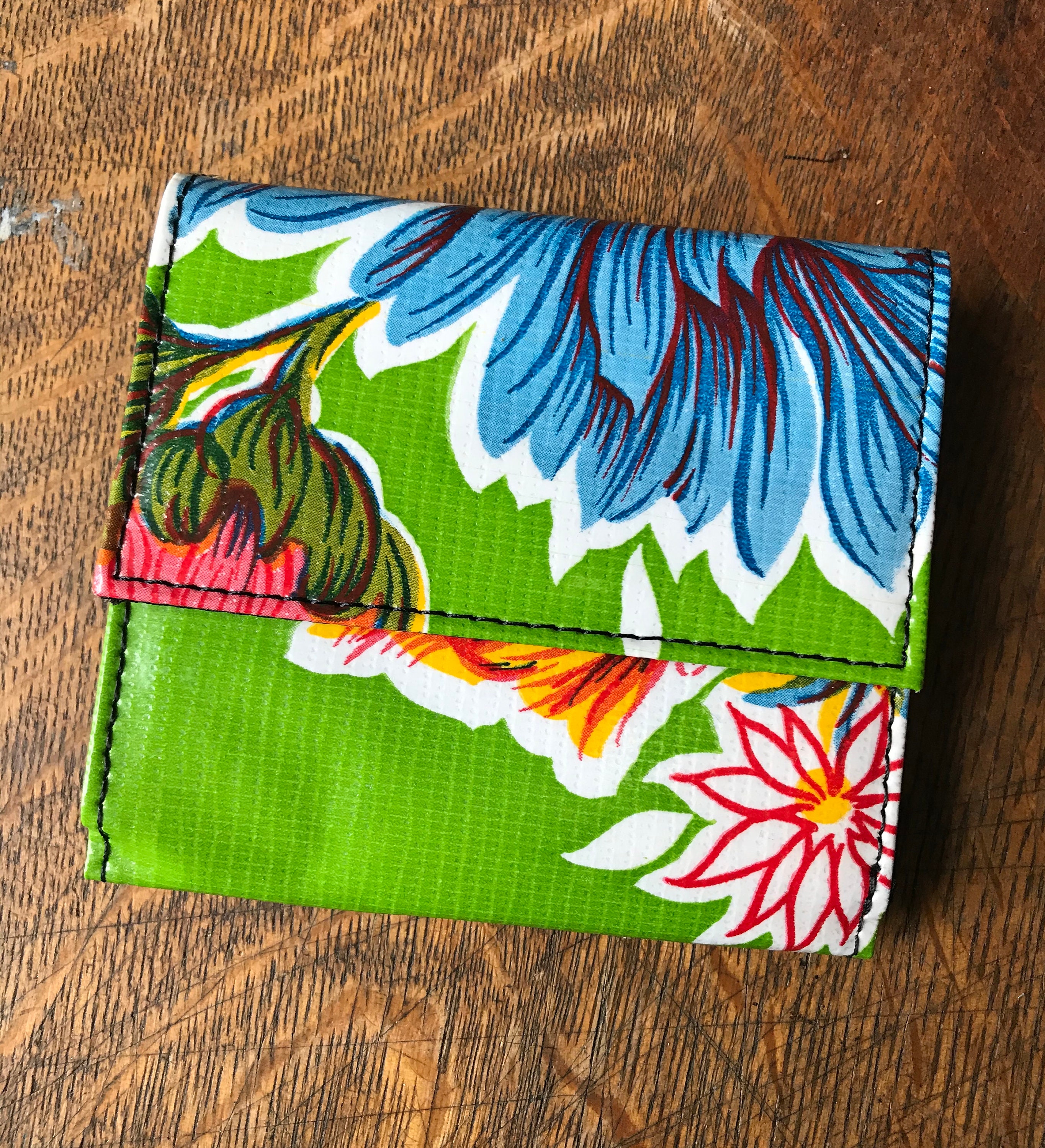 Love Shine Green Floral Oil Cloth Wallet, Women's Billfold French Purse