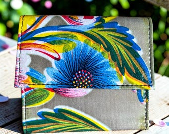 Love Shine Gold Floral Mexican Oil Cloth French Purse Trifold Wallet