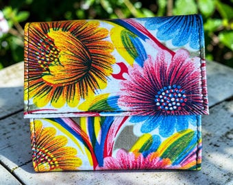 Love Shine Vinyl Purple Floral Oil Cloth French Purse, Trifold Women's Wallet