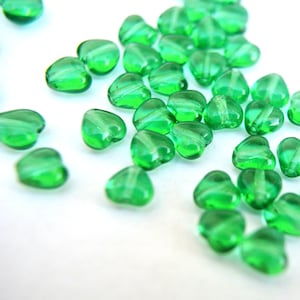 25 Glass beads heart shape green Czech beads, new, 6mm