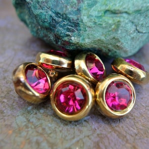 6 Vintage buttons,  plastic, button jewel with pink rhinestone, proper for button jewelry, 13mm