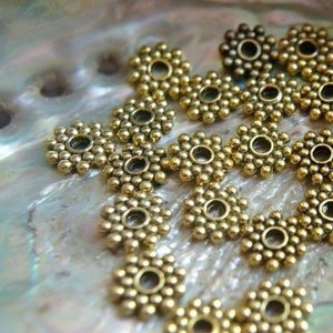 30 flower beads' metal beads, antique gold color spacer bead 8mm