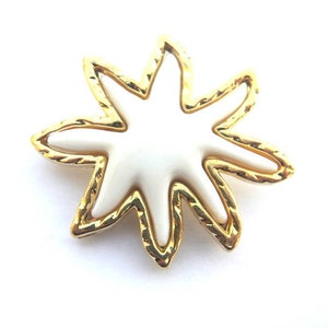 6 Vintage buttons gold color plastic free shape star with white trim, retro 38mmx42mm