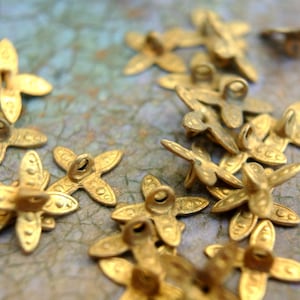 VINTAGE flowers metal findings gold color 6mm, can be beads-select quantity image 1