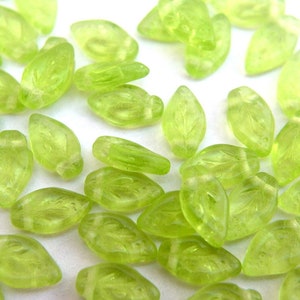 30 Czech glass beads, leaf shape,  leaves 10mmx6mm, green