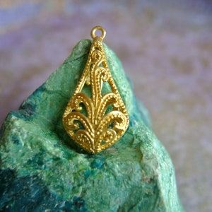 2 Vintage metal dangling beads jewelry finding 30mm