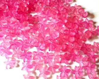 35 Vintage pink flowers plastic beads 9mm