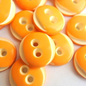 6 Vintage buttons yellow to orange with white colors 18mm, high quality