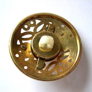 Vintageknappar i plast, bronsfärg med vit kant i mitten, 28 mm, 6 st bild 2