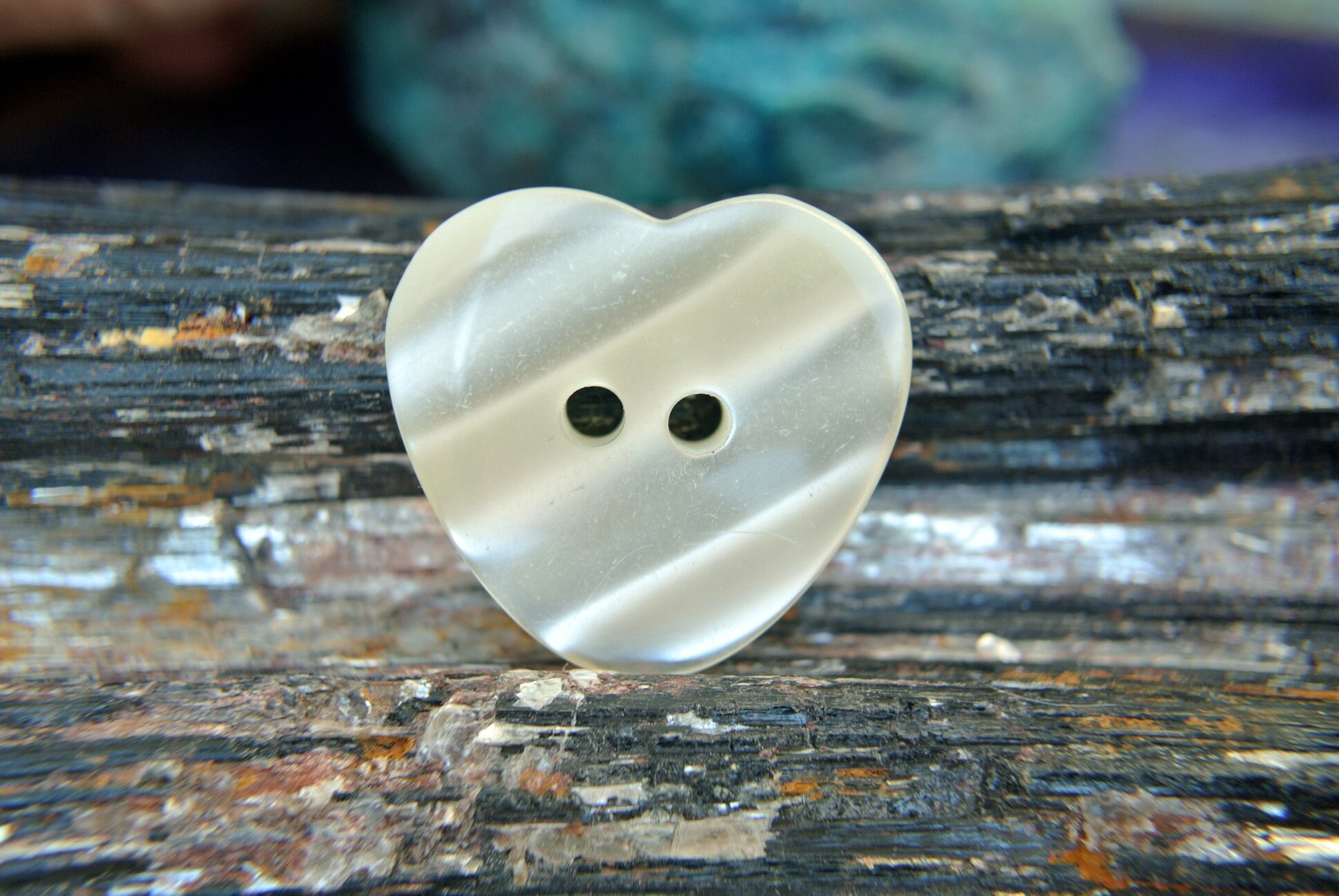 Vintage buttons, heart shape plastic, pearlized white hearts 25mm /Sa25, select amount