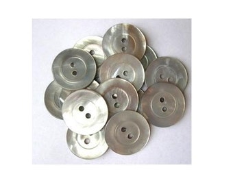 10 Vintage shell buttons mother of pearl natural color 18mm