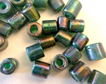 15 Vintage glass beads unique green , 9mm