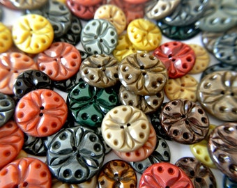 1950's 12 Hunter Green Carved 2-hole 3/4" Casein Buttons Vintage Buttons 