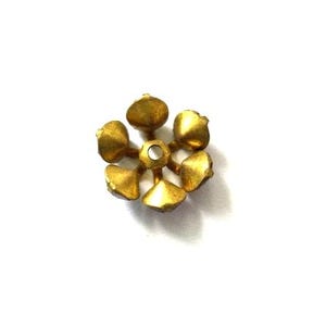 2 SWAROVSKI beads, vintage, flower shape brass setting with 6 green crystals image 3