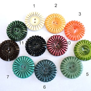 10pcs Antique vintage plastic buttons rays design is assorted colors -select an options