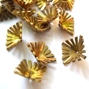 6 Flower cap beads, metal. vintage, 10mm, rare design