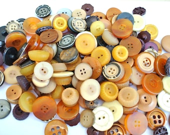 BUTTONS plastic mix lots