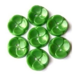 10 Vintage buttons plastic  flowers green, 15mm, can be use for button jewelry