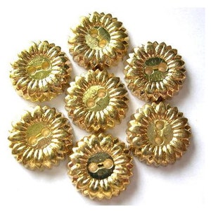 6 Vintage buttons sunflower design gold color plastic -chose size