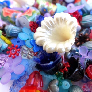 Flower Beads: 530pcs Vintage 53 Unique Designs, Jewelry Making Lot