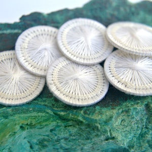 10 Vintage buttons made of white threads 18mm