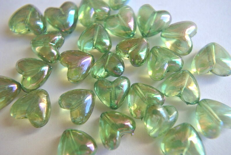 25 Vintage beads heart shape lucite plastic translucent green 10mm image 3