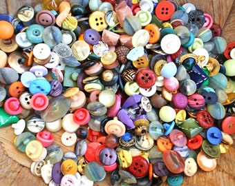 480 Buttons,  antique and vintage plastic buttons, SMALL BUTTONS