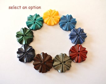 6 Buttons, vintage buttons, flower buttons, casein plastic buttons, 18mm-select color