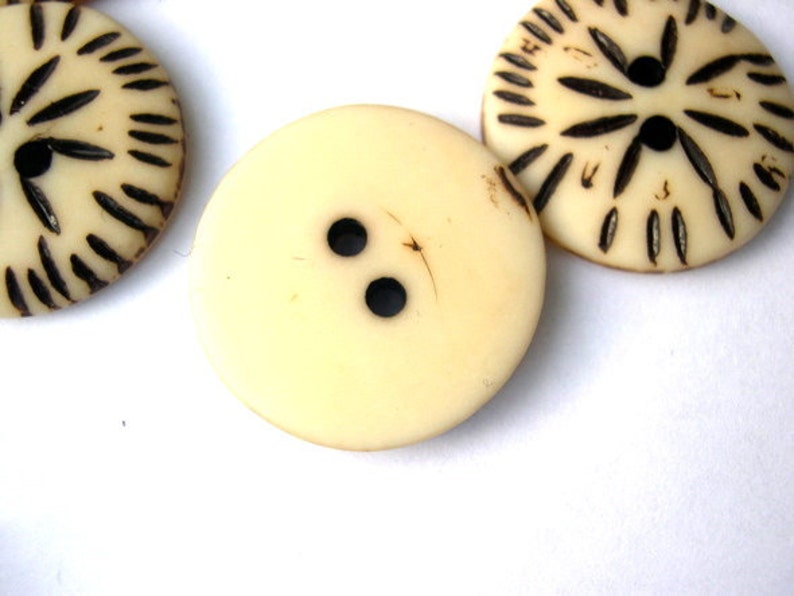 6 Vintage ethnic oriental buttons plastic 25mm sew on buttons image 2