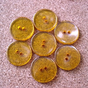 7 Antique vintage bakelite buttons translucent apple juice color, tested positive, 18.5mm