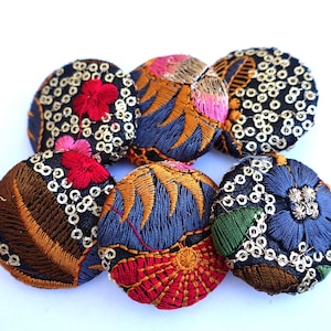 Embroidered Lace Fabric Buttons: Vivid Colorful Handmade Set (38mm)