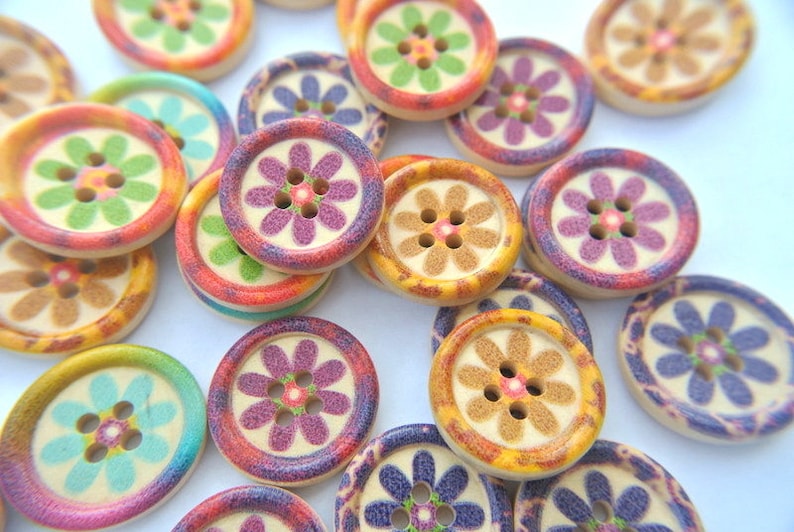 30 Wood buttons 20mm flowers in 5 designed colors sweet buttons